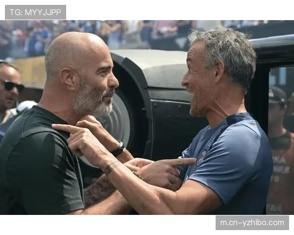 杜埃获评年度最佳年轻球员,感恩父母教育支持 杜埃获评年度最佳年轻球员,感恩父母教育支持