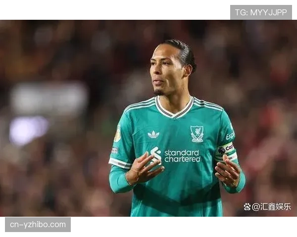 退役名宿费迪南德在播客中谈论范戴克本赛季的防守数据下滑