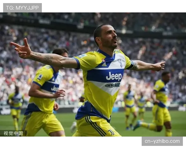 特写：38岁的博努奇在退役前夕，于训练场加练任意球至夜幕